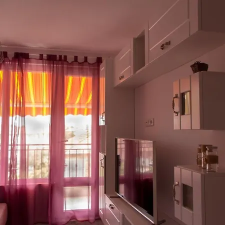 Apartment D And P *