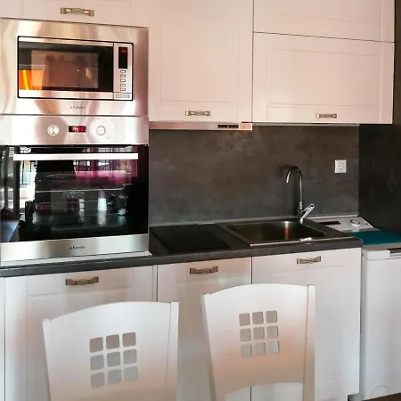 D And P Apartment