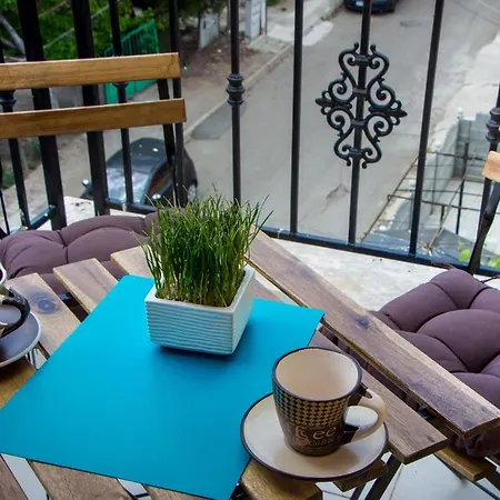 D And P Apartment