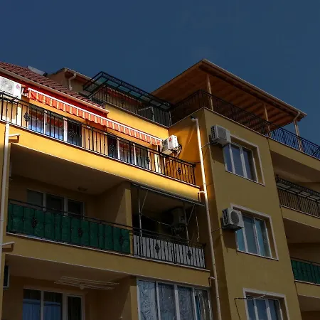 D And P Apartment