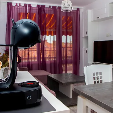 D And P Apartment