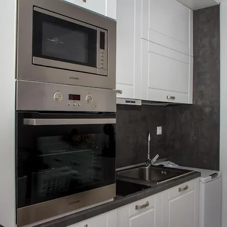 D And P Apartment