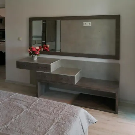 D And P Apartment Burgas