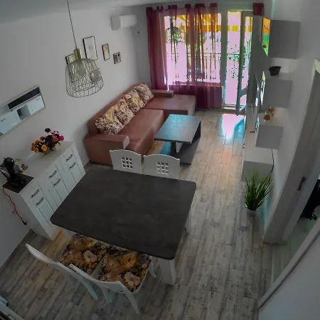 Apartment D And P *